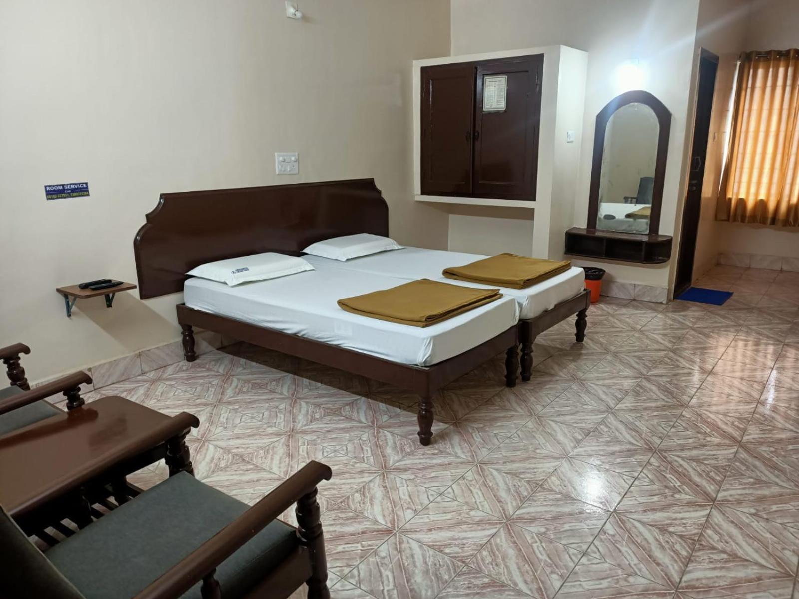 Arihanth Deluxe Lodge Шімоґа Екстер'єр фото